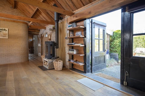 Popular Airbnb listing: 't Vaerkenskot (translation = "The Pigshouse") in Schouwen Duiveland