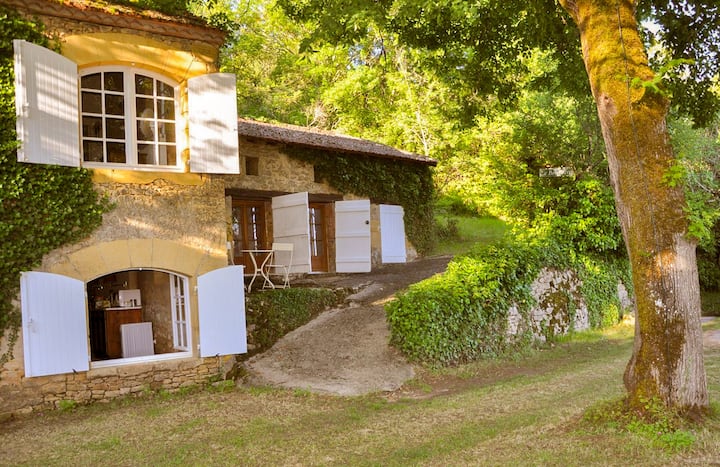 Country Homestead Overlooking The Dordogne River - Trémolat