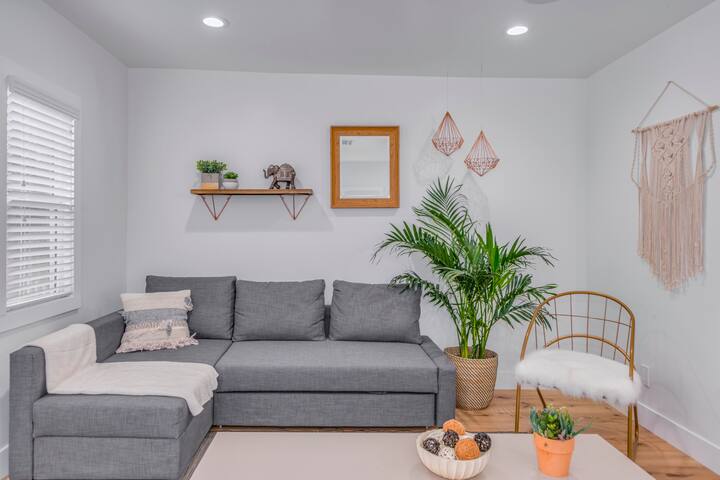 Central Location! Silverlake Los Angeles - Los Angeles, CA