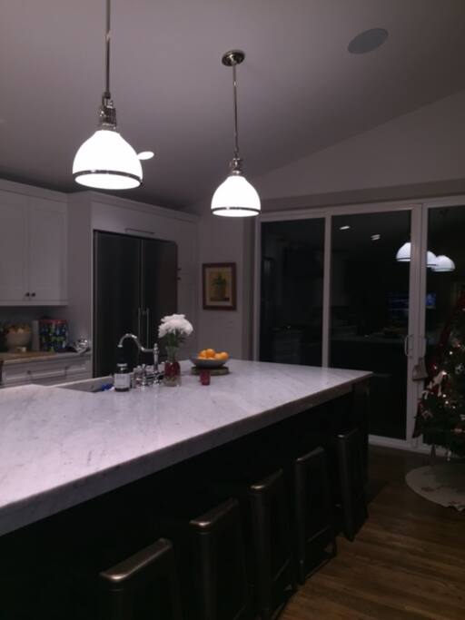 Beautiful island with six barstools