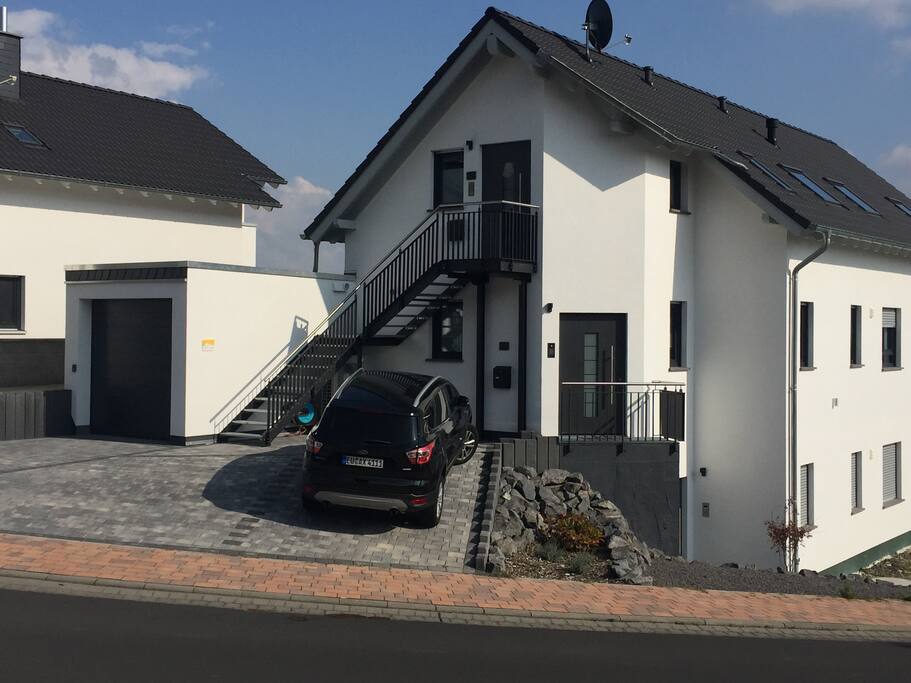 Eingang Separat Pellenzblick EG