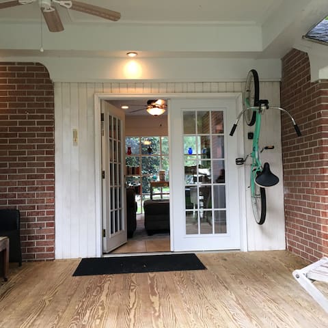 Steve's Place - Totally Private