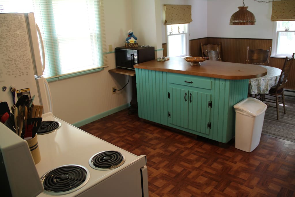 Kitchen and diningroom