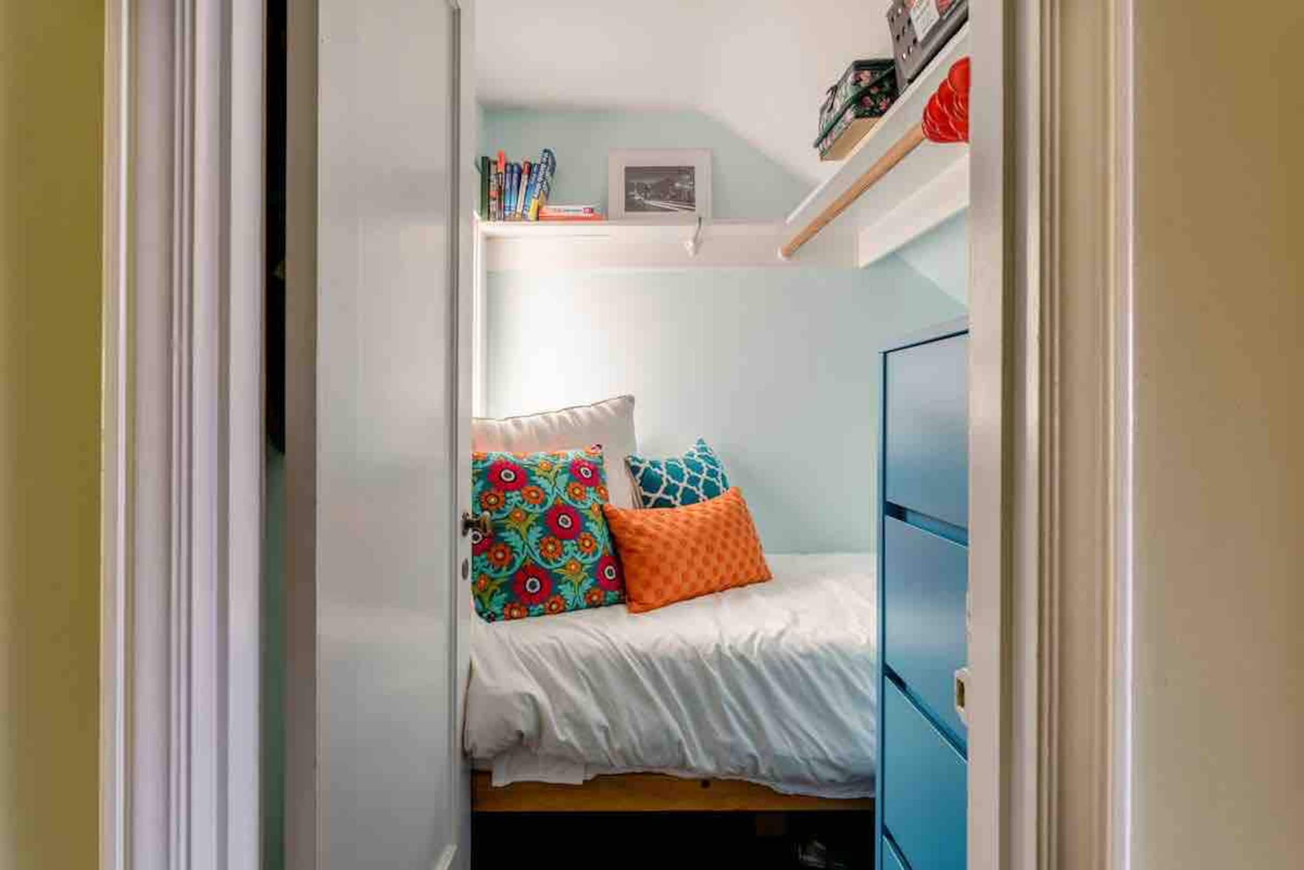 Condo in San Francisco · ★4.98 · 2 bedrooms · 3 beds · 1.5 baths - Image 9