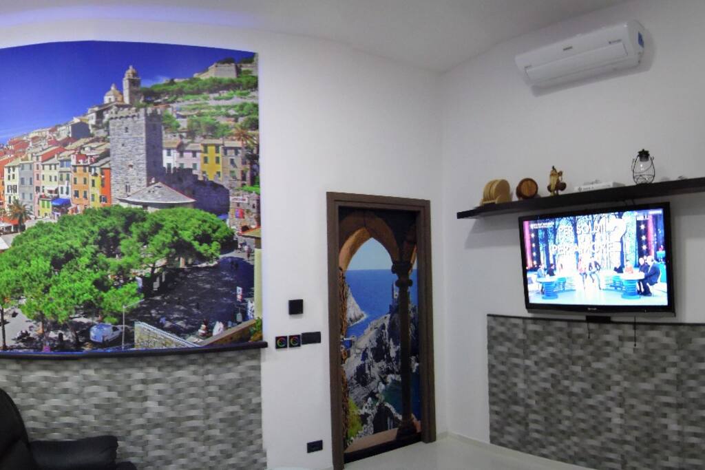UNA VISTA DI ASSIEME DELLA HALL PORTO VENERE