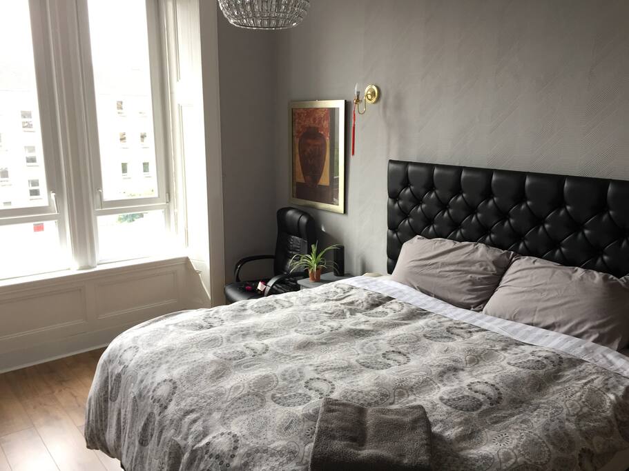 Super King Size Bed in Master Bedroom