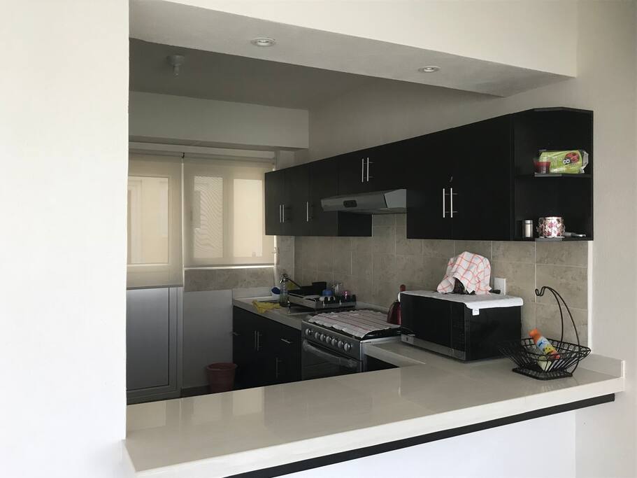 Cocina integral ( estufa+microondas+refri)