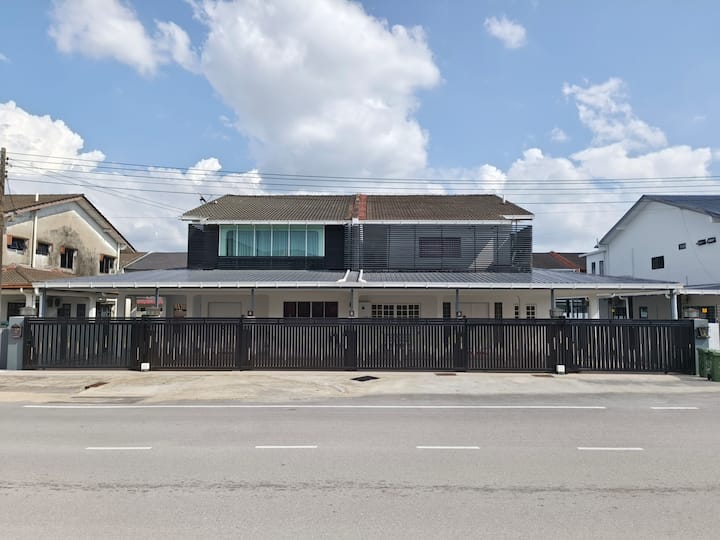 Jk Combostay 3️⃣6️⃣pax 2side By Side Semi-d Houses - Kuching