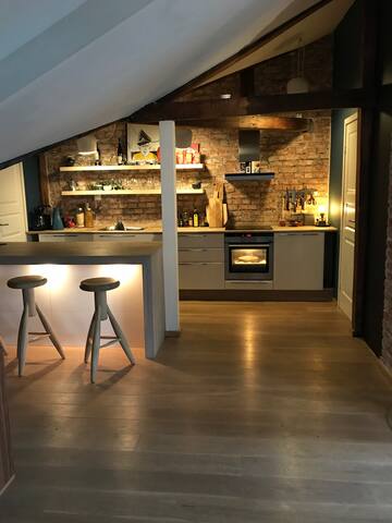 Urban and trendy loft at the heart of Grünerløkka! gallery image 4