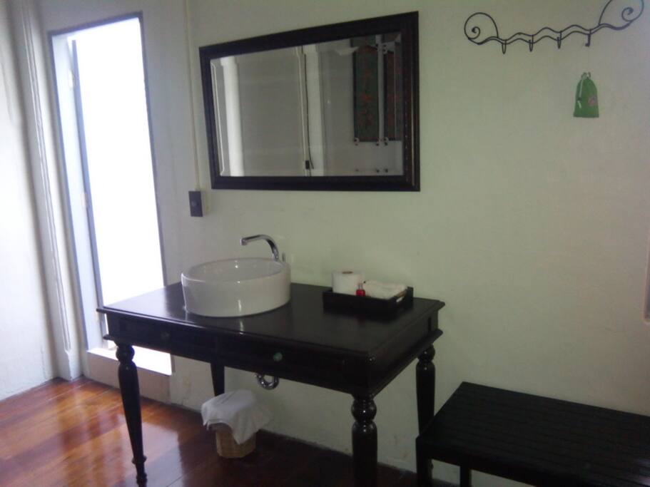 wash basin inside the room
