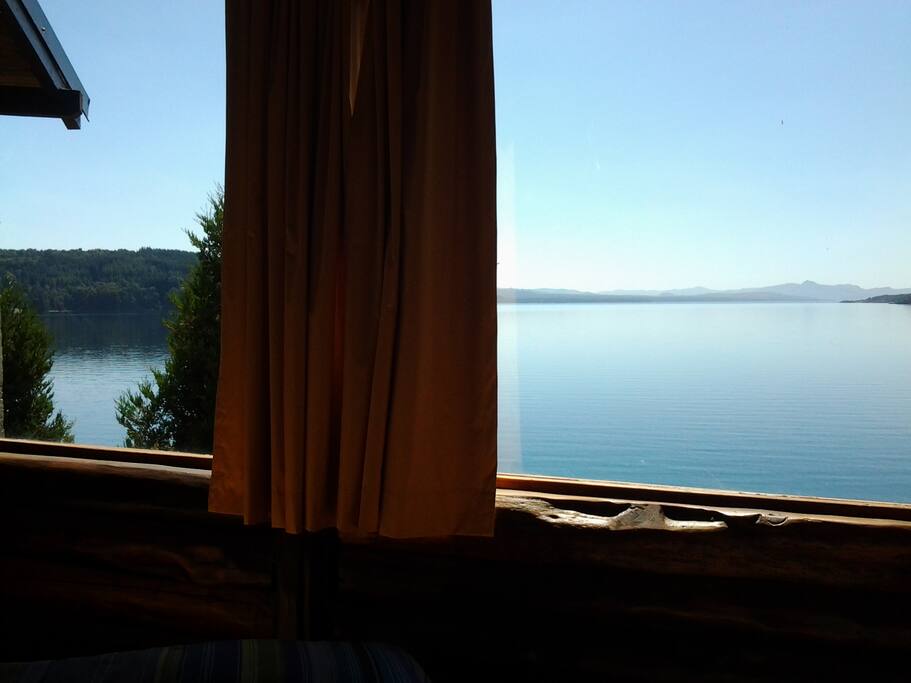 Esta es la vista desde la cama del dormitorio.