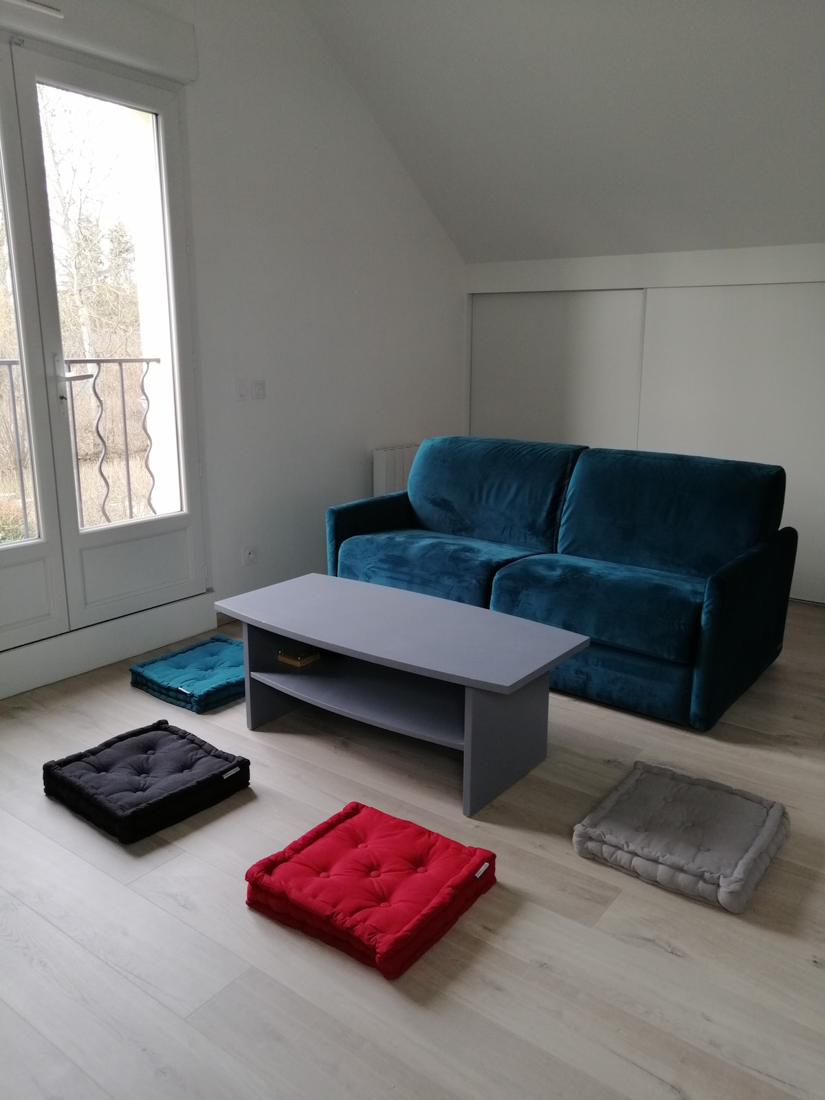 Bedroom lounge area (sofa bed)