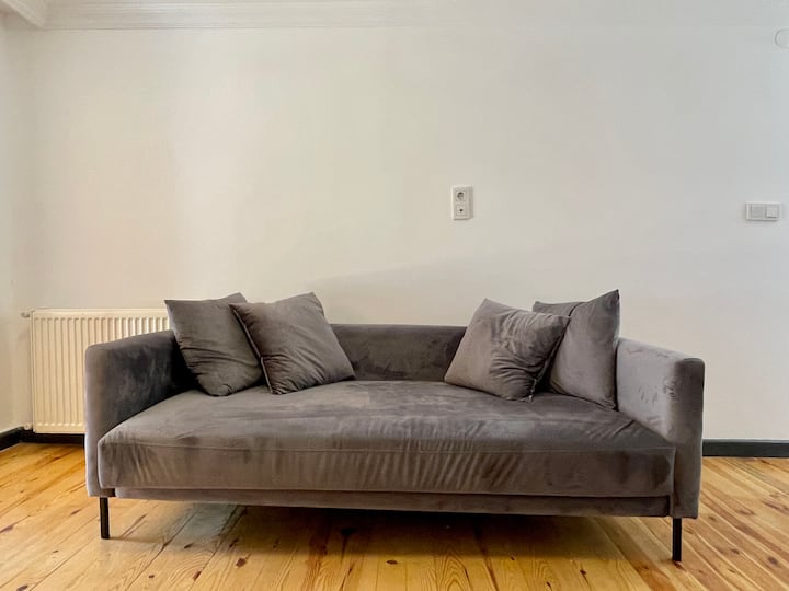 Bright 2br Apartment Quiet St Ideal For Families - Стамбул