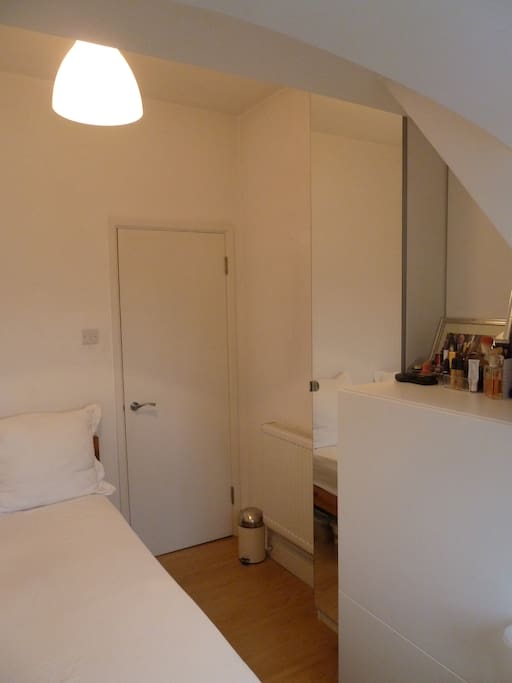 Cosy, bright bedroom