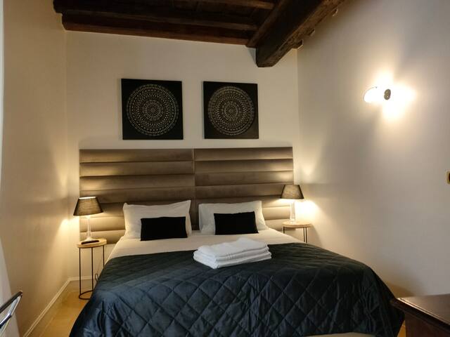 Trevi Charming Apartment gallery image 5