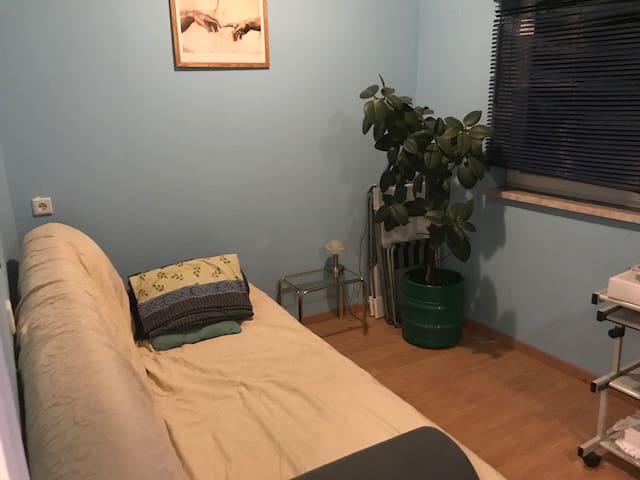 Helles Zimmer in zentraler Lage, Nähe Hauptbahnhof