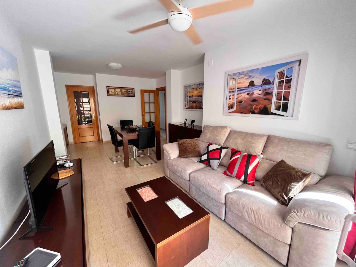 Top Airbnb: Nice apartment with sea views from the terrace. en Calafell