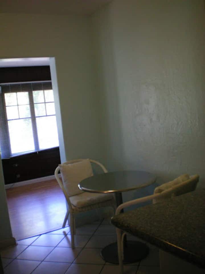 1005 #7 Large Studio/hardwood/1bath - Redwood City, CA
