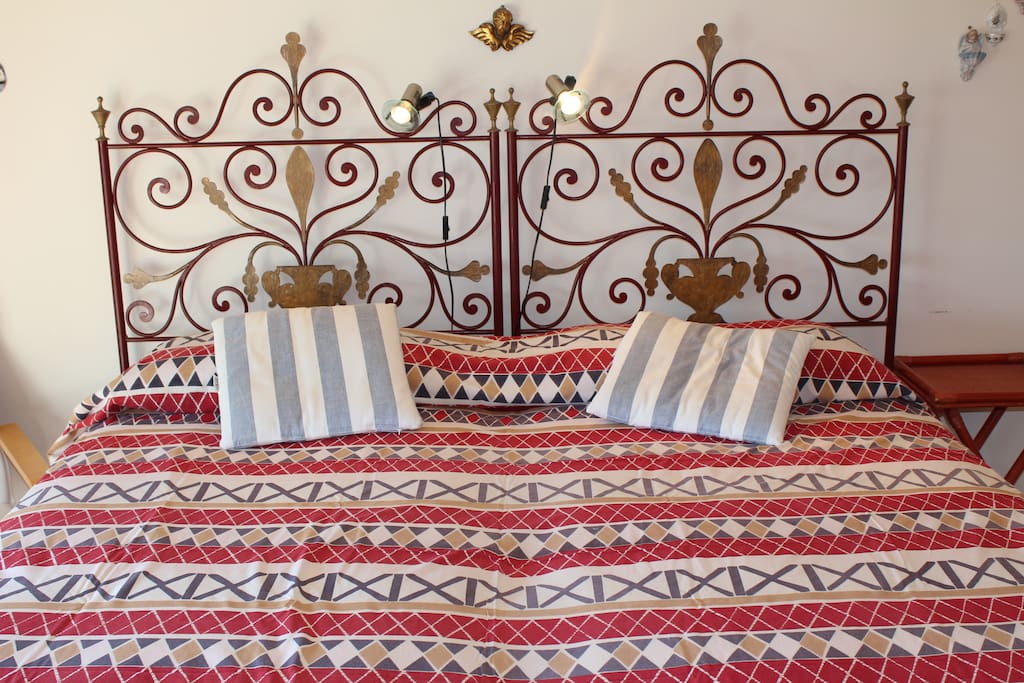 Bedroom 1 – Beautiful ornate iron bed, Queen size
