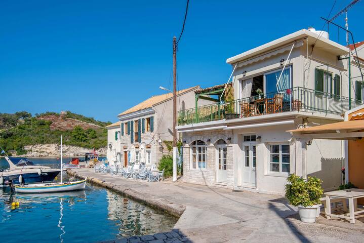 Vacation Rentals Homes Experiences Places Airbnb