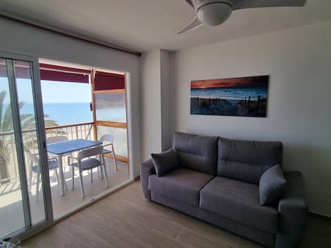 Top performing Airbnb: Lovely apartment with a pool and views in Cullera
