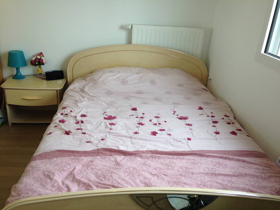 Chambre 1: avec un lit double