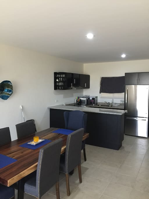 Kitchen bar / table for 6