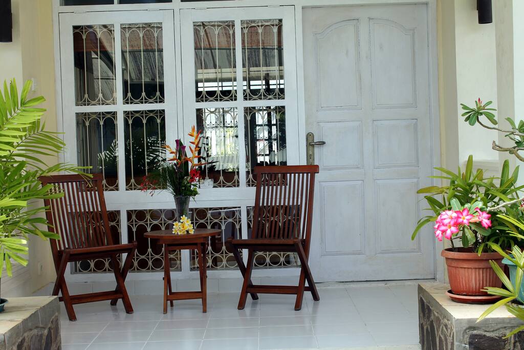 Front porch and entrance door.