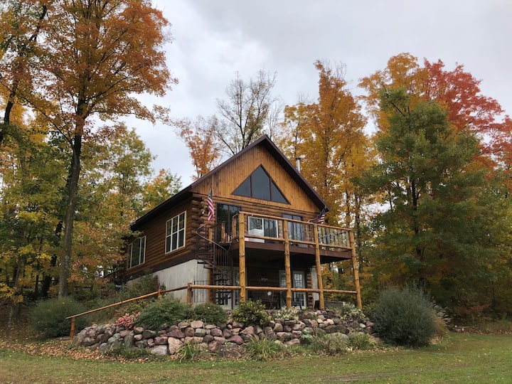 The Rocky Top Lodge *10 people Top Fishing Lake* Cabins for Rent in