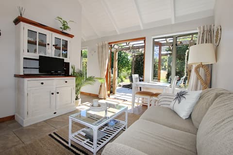 Successful Airbnb property: Flaxhaven Lodge in Thames Coromandel District