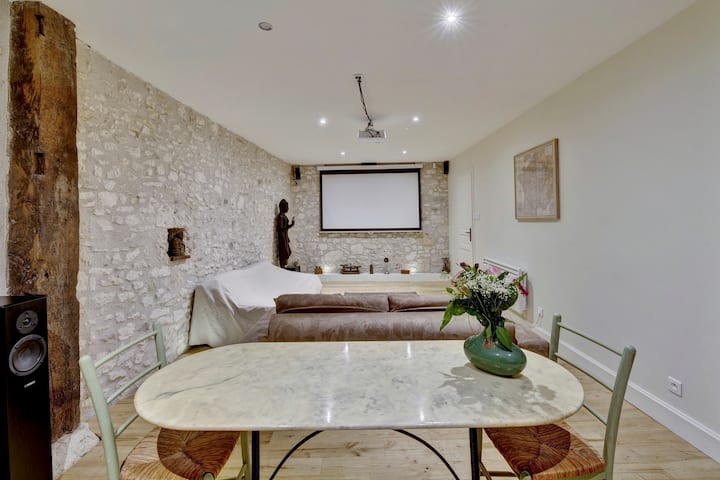 Movie room/ Home theatre room