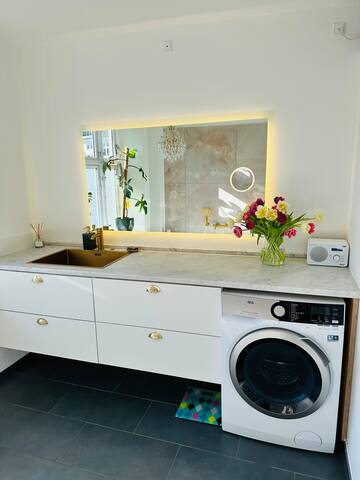 Udsigt direkte til den smukke Nyhavn gallery image 5