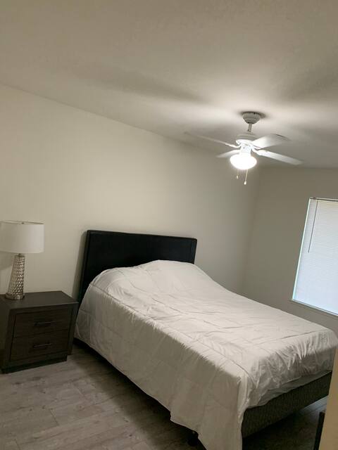 Private room, spacious, quiet neighborhood