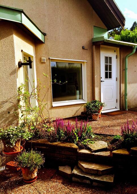 Entré Front of the house.