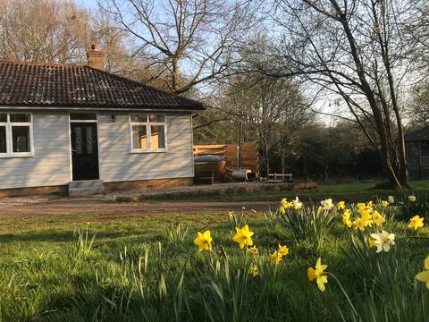 Cottage with wood-fired hot tub, sleeps 6-8 people