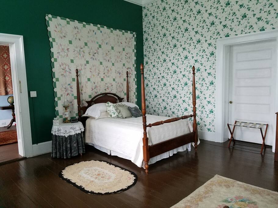 Ivy room - double bed