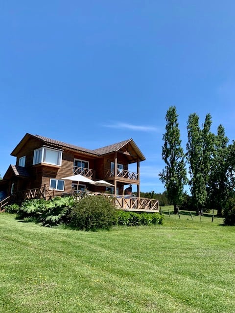 Casa Rupanco Ribera Sur (Rupanco House - Ribera Sur)