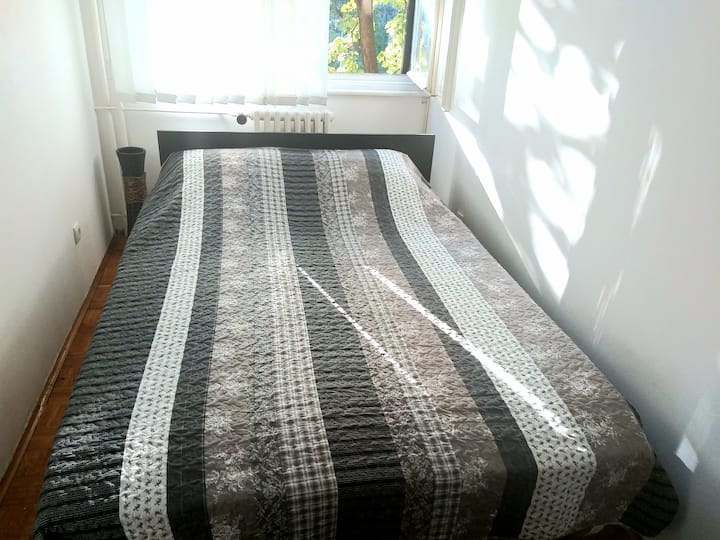 Double bed - great for two people.