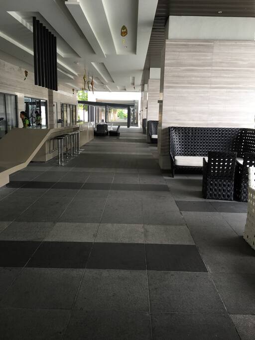 The public facility area at the 6th floor.