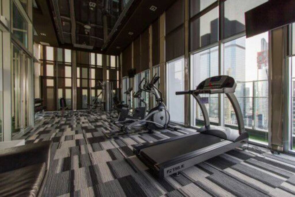 Gym with glass wall on the top floor.
Open daily 6.00am - 10.00pm.