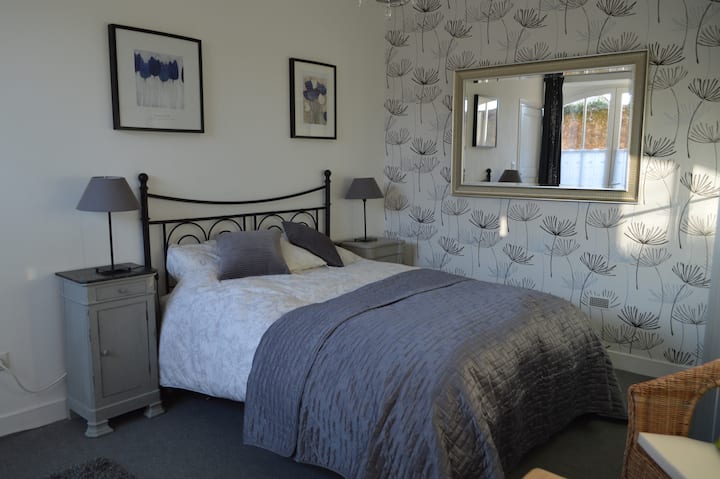 N°11 B&B Cordes-sur-Ciel situated in a quiet lane.