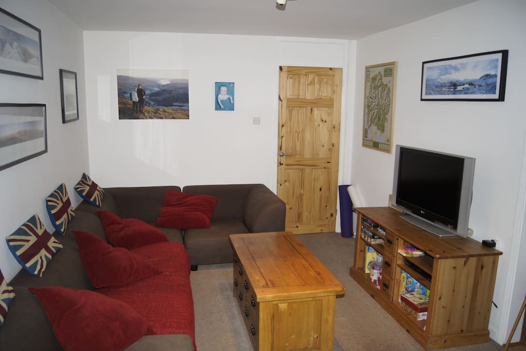 Living room - TV with cable channels, plus DVDs available.