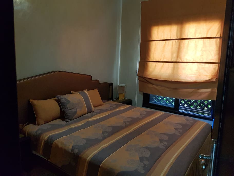 L appartement dispose d une suite parentale et une deuxième chambre avec sa Sdb.