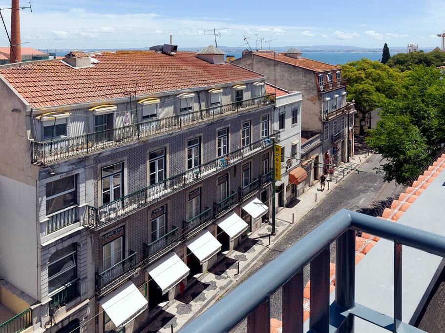Superior One Bedroom Apartment