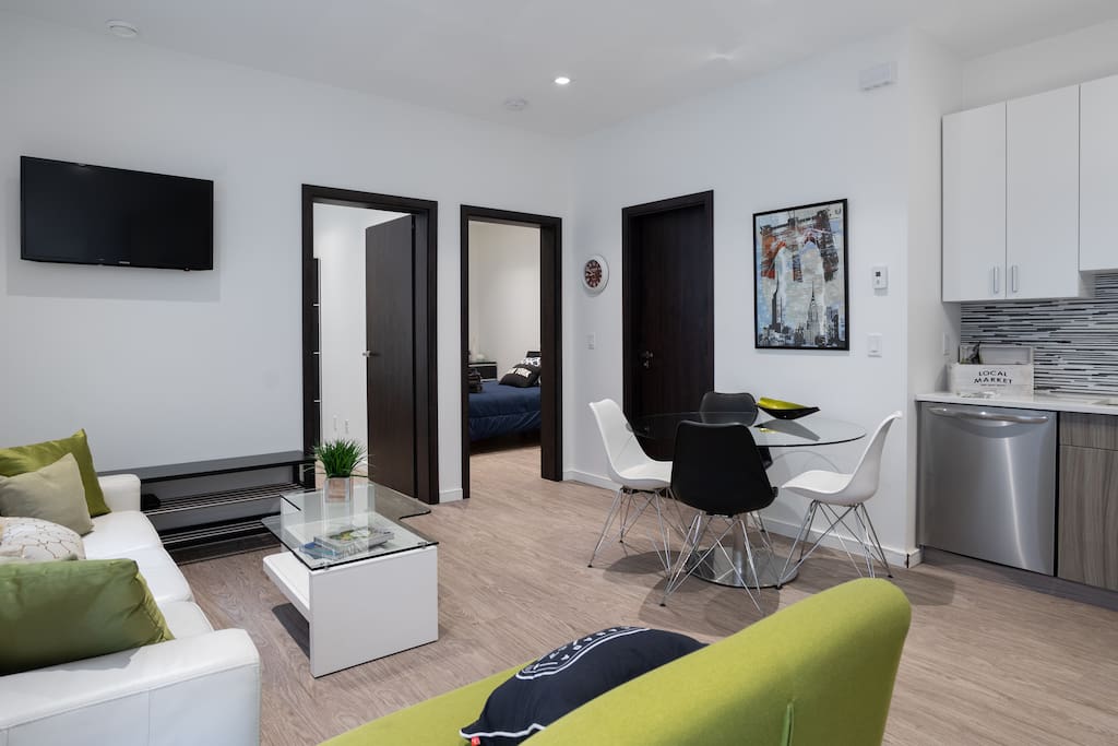 Lovely 2 Bedroom Suite in Quiet Neighbourhood