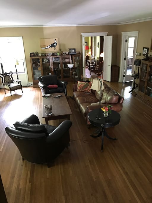 Spacious living room