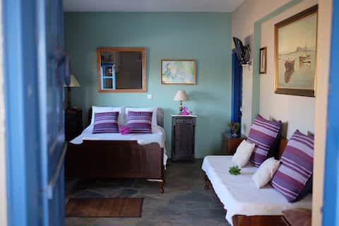 Palm Studios Livadi Schinoussa - Green room