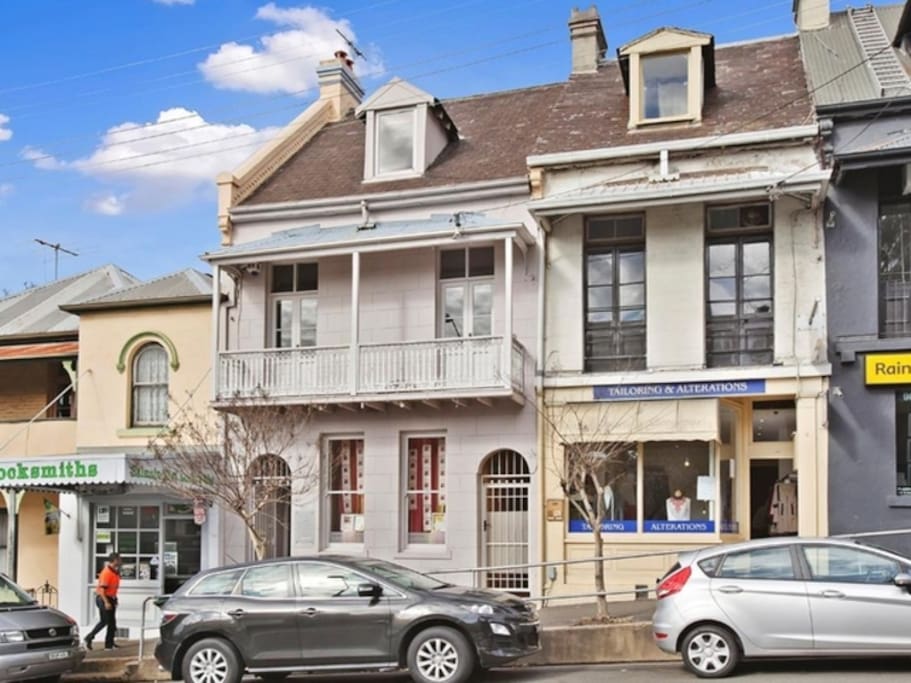 Large 3 bedroom terrace in the heart of Balmain