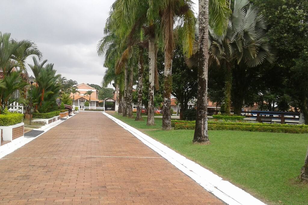 Foto sector dentro del condominio donde esta la casa