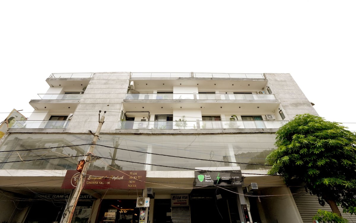 house on the hill tulip rompers＆bonnet Address of Tulips Elkhill